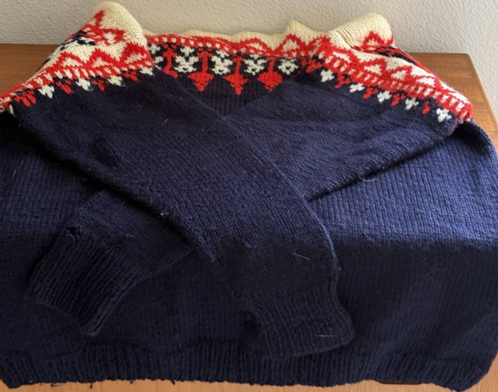 Vintage Handmade Norwegian Wool Nordic Fair Isle Sweater Navy Red Ivory